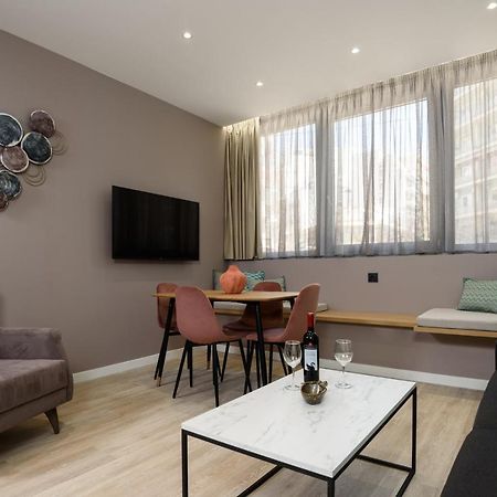 Crossroads Athens By Yha Appartement Buitenkant foto