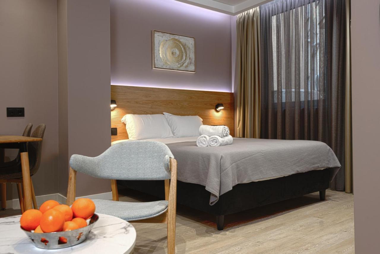 Crossroads Athens By Yha Appartement Buitenkant foto