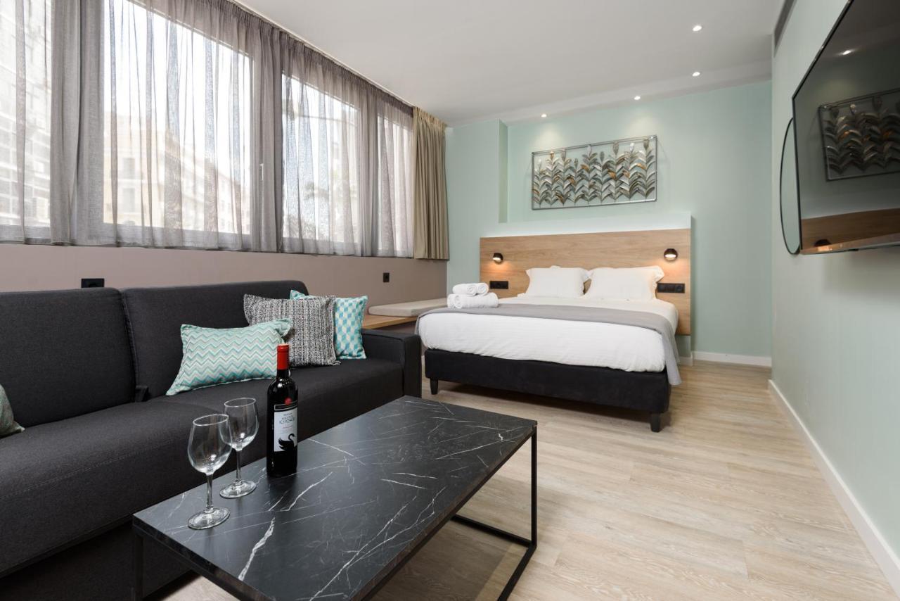 Crossroads Athens By Yha Appartement Buitenkant foto