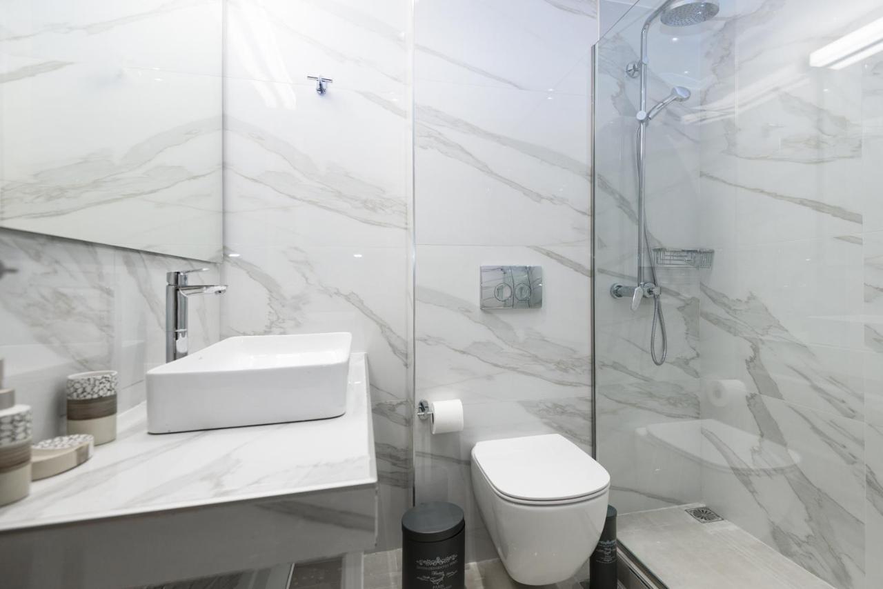 Crossroads Athens By Yha Appartement Buitenkant foto