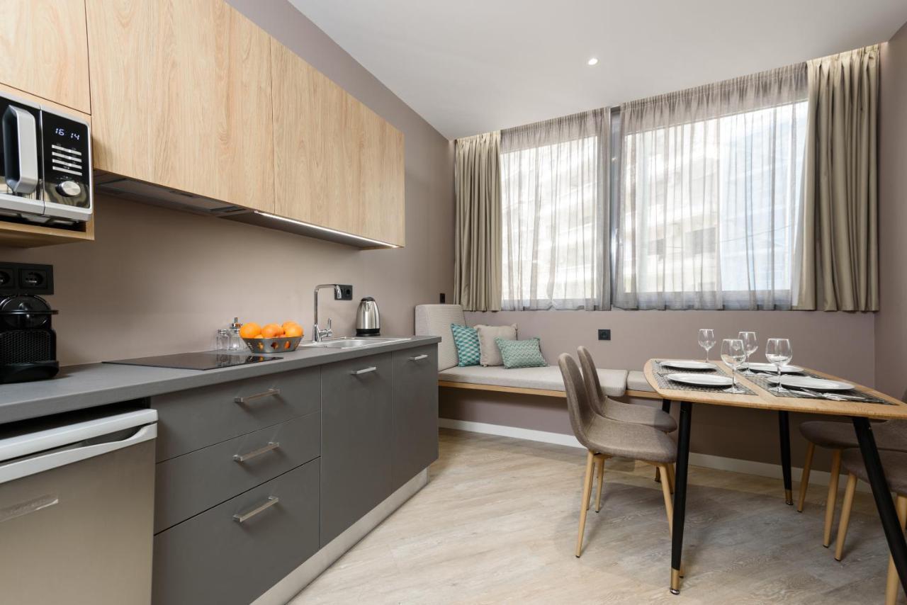 Crossroads Athens By Yha Appartement Buitenkant foto